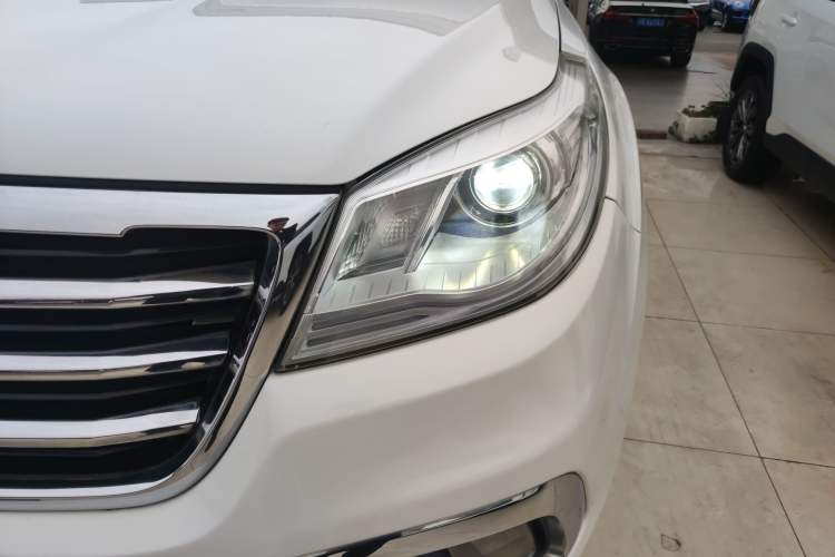 Used Haval H9 2015 2.0T Four-Wheel Drive Standard Model 7 Seats