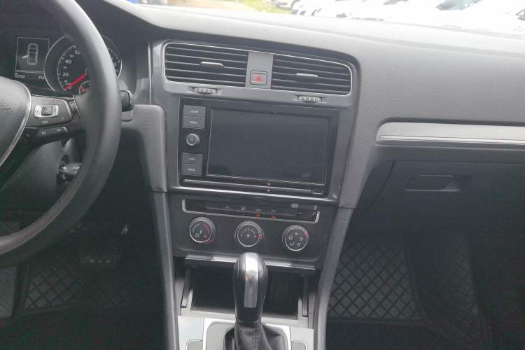 Used Volkswagen Golf 2019 280TSI DSG Comfort Version China V Standard Audio And AC Panel