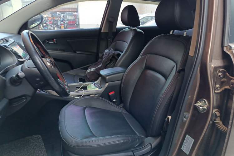 Used Kia Sportage R 2015 2.0L Automatic Two-Wheel Drive DLX Model
