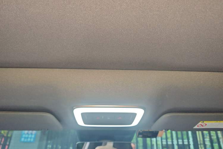 Used Zeekr 7X 2025 100 kWh Long-Range Rear-Wheel Drive with Intelligent Driving Features Headliner