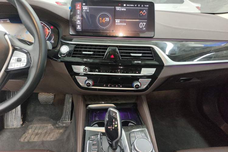 Used BMW 5 Series 2022 Second Facelift 525Li Luxury Package
