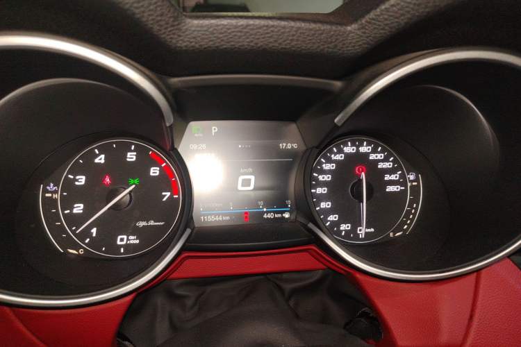 Used Alfa Romeo Stelvio 2017 2.0T 200HP Luxury Edition
