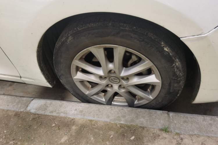 Used Mazda 3 Axela 2016 Sedan 1.5L Manual Comfort Model Right Front Wheel Hub