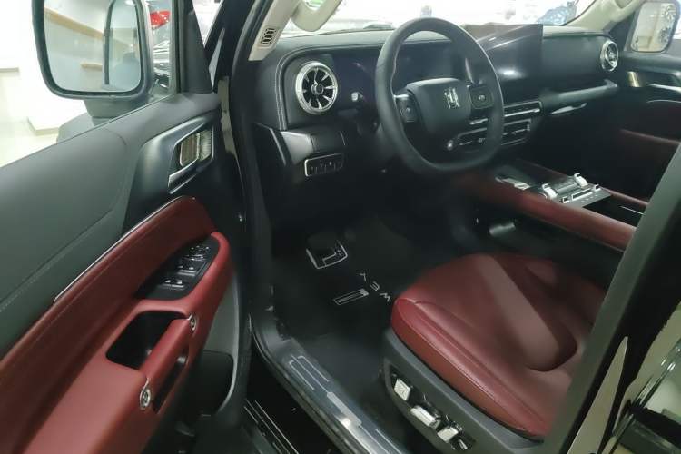 Used Tank 300 New Energy 2025 Hi4-T
