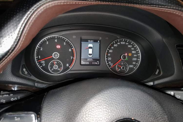 Used Volkswagen Passat 2013 3.0L V6 DSG Flagship Edition