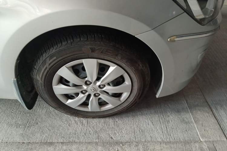 Used Hyundai Verna (older generation) 2014 1.4L Manual Smart GLS Trim
