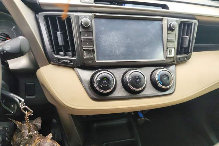 Used Toyota RAV4 2013 2.0L CVT Two-Wheel Drive Urban Edition Audio And AC Panel