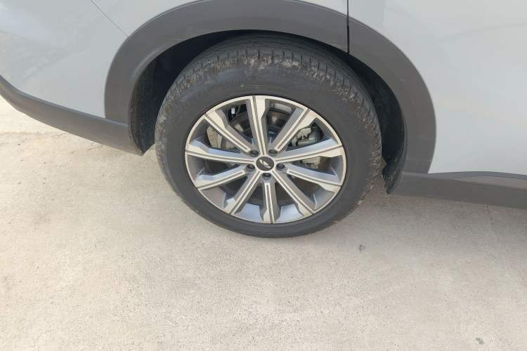 Used Chery Fengyun T9 2024 120 Long-Range Comfort Version 5-Seater with Ternary Lithium Battery Right Rear Wheel Hub