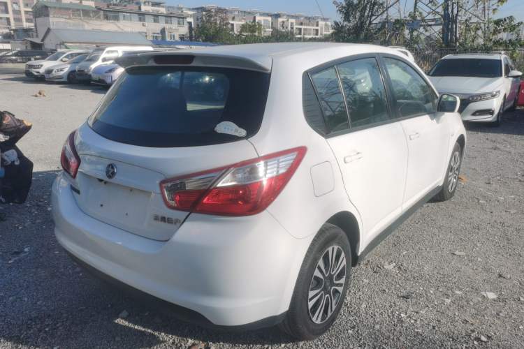 Used Venucia R50 2016 1.6L Automatic Elite Edition
