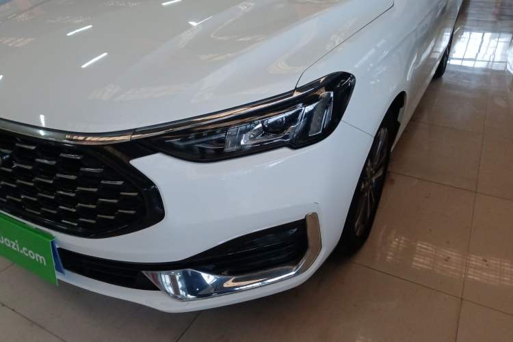 Used Ford Escort 2021 1.5L Automatic Diamond Edition
