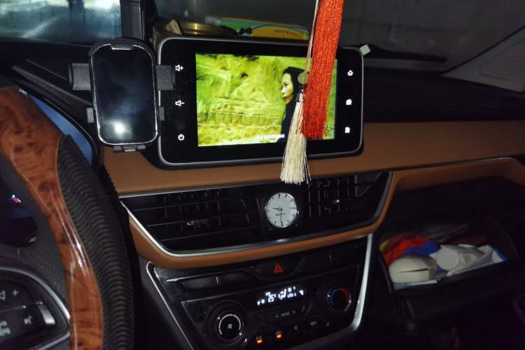 Used Wuling Hongguang S3 2019 1.5L Manual Luxury Model China VI Standard