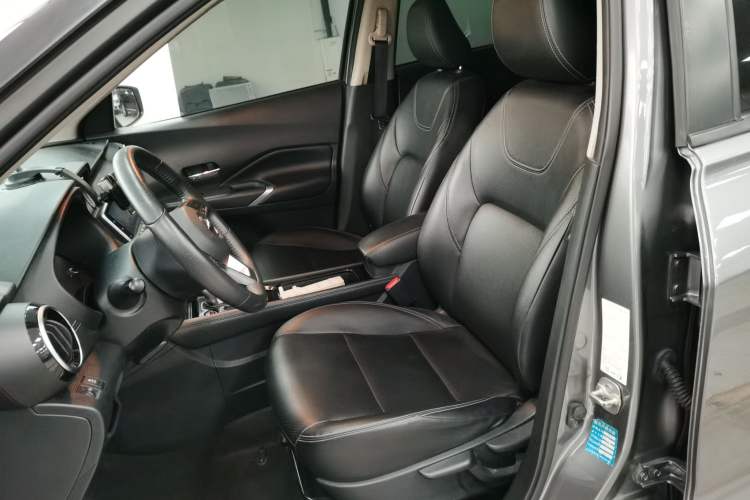 Used Nissan Kicks 2022 1.5L CVT XV Luxury Edition Left Front Seat