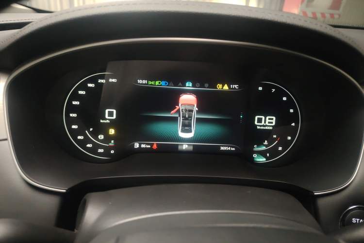 Used Roewe i6 MAX 2020 300TGI Automatic Supreme Edition with Cool Sunroof and Advanced Driving Features