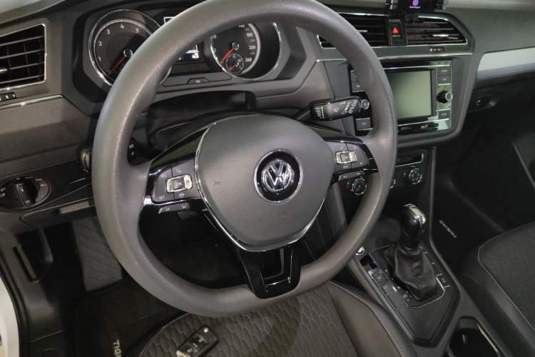 Used Volkswagen Tiguan L 2019 330TSI Automatic Two-Wheel Drive Luxury Edition China VI Standard