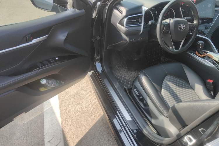 Used Toyota Camry 2022 2.0S Knight Edition
