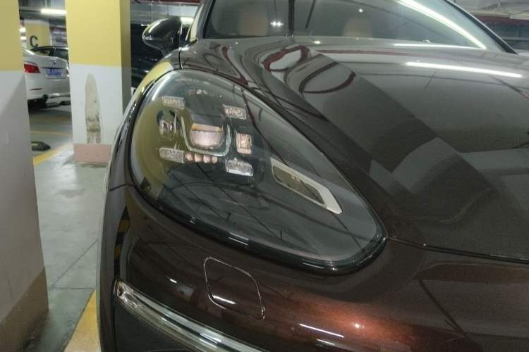 Used Porsche Cayenne 2015 Cayenne 3.0T Right Front Headlight