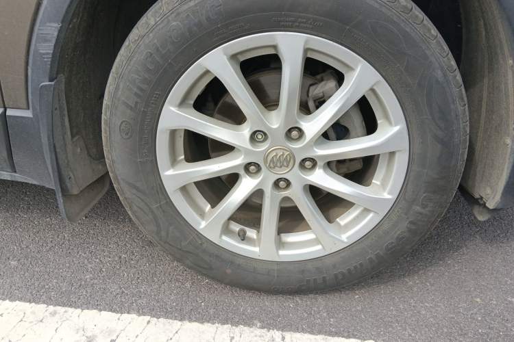 Used Buick Envision 2016 20T Two-Wheel Drive Leading Version Right Front Wheel Hub