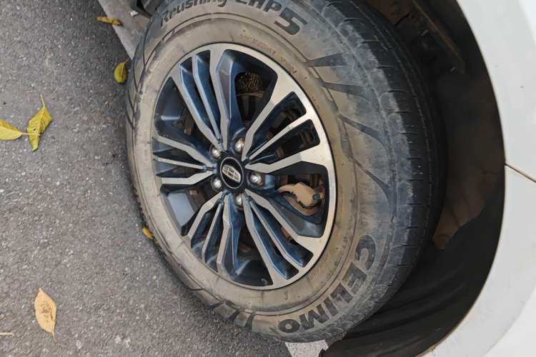 Used Geely Auto Vision X6 2016 1.8L Manual Luxury Model
