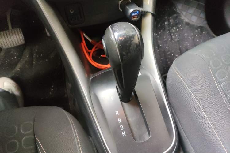 Used Chevrolet Trax 2018 330T Automatic Two-Wheel Drive Elite Model Gear Lever