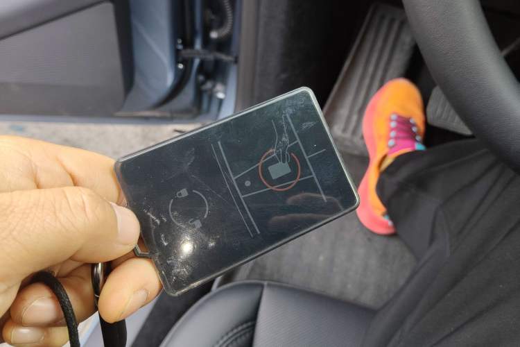 Used Tesla Model Y 2025 Rear-Wheel-Drive Version
