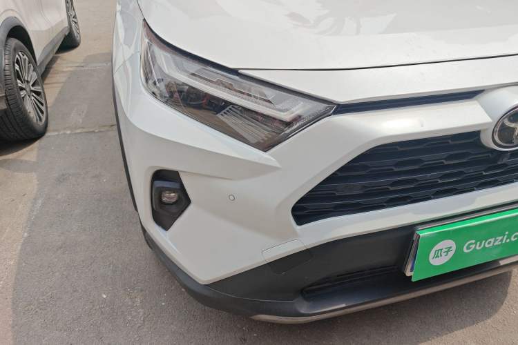 Used Toyota RAV4 2023 2.0L CVT Two-Wheel Drive Fashion Plus Edition Right Front Headlight