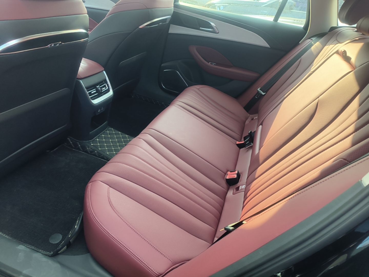 Hongqi H5 PHEV 2025 130 Super Hybrid Version — снимка 20