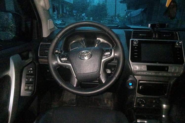 Used Toyota Prado 2018 3.5L Automatic TX-L with Rear-Mounted Spare Tire Steering Wheel