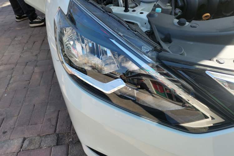 Used Nissan Sylphy 2022 Classic 1.6XE CVT Comfort Edition Right Front Headlight