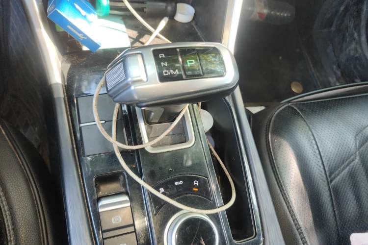 Used Great Wall Poer 2021 2.0T Commercial Version Automatic Diesel Two-Wheel Drive Elite Trim with Long Bed – GW4D20M Gear Lever