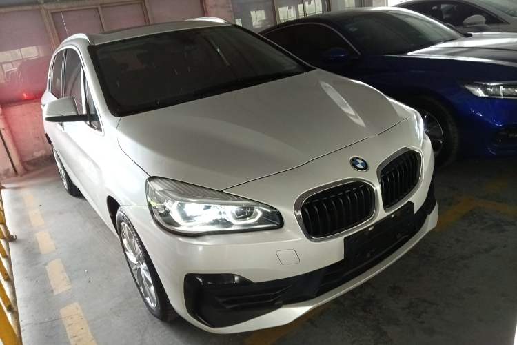 Used BMW 2 Series Active Tourer 2018 218i Leading Model Front Right 45 Deg