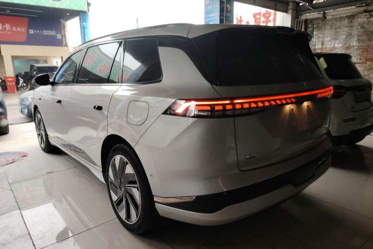 Used Dongfeng eπ eπ008 2024 210Max Range-Extended Version 6 Seats
