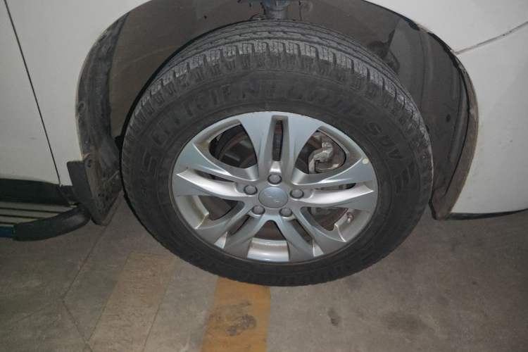 Used Haval M6 2019 1.5T Manual Two-Wheel Drive Urban Version China VI Standard Right Front Wheel Hub
