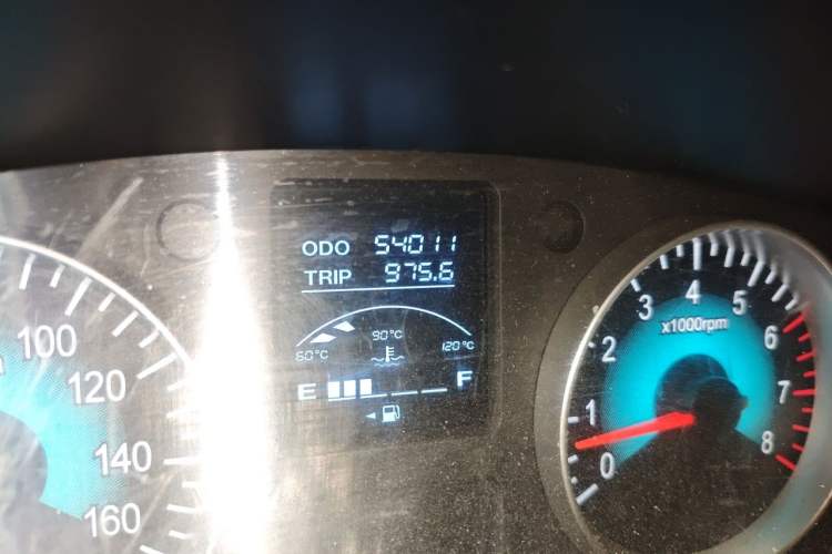 Used Jinbei Gold Hiace 2021 2.0L Passenger Vehicle Engineering Lion 6 Seats