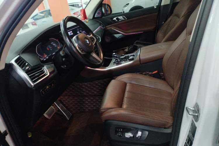 Used BMW X5 2019 xDrive40i Luxury Model with M Sport Package