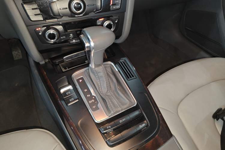 Used Audi A4L 2015 35 TFSI Automatic Comfort Model
