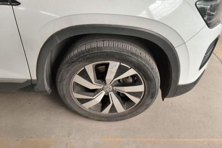 Used Volkswagen Tayron 2020 330TSI Two-Wheel Drive Luxury Smart Connectivity Version Right Front Wheel Hub