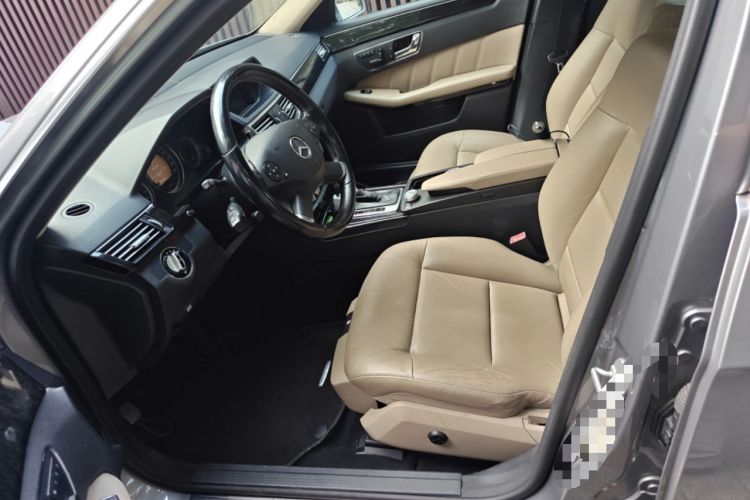 Used Mercedes-Benz E-Class 2010 E 260 CGI Fashion Model