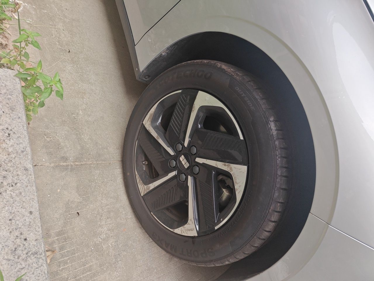 Geely Galaxy L6 2025 EM-i 140km Explorer+ Edition — снимка 8