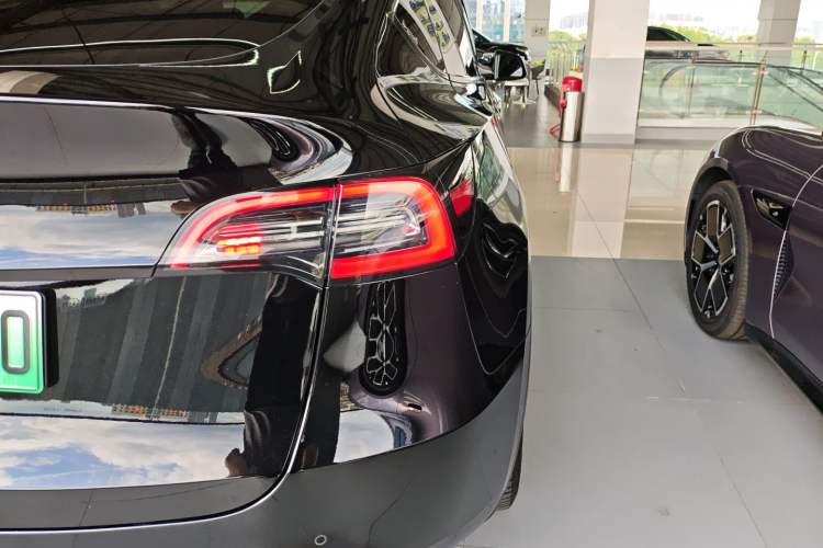 Used Tesla Model Y 2022 Rear-Wheel-Drive Version