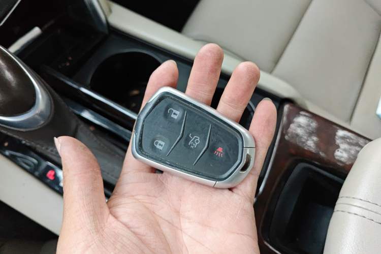 Used Cadillac XTS 2015 28T Comfort Model