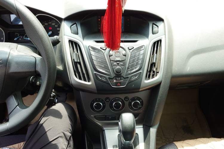 Used Ford Focus 2012 Hatchback 1.6L Automatic Fashion Edition
