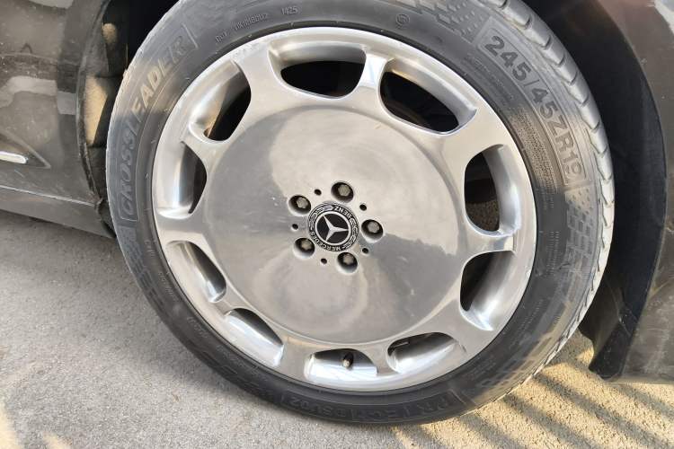 Used Mercedes-Benz S-Class 2010 S 350 L Luxury Model Right Front Wheel Hub