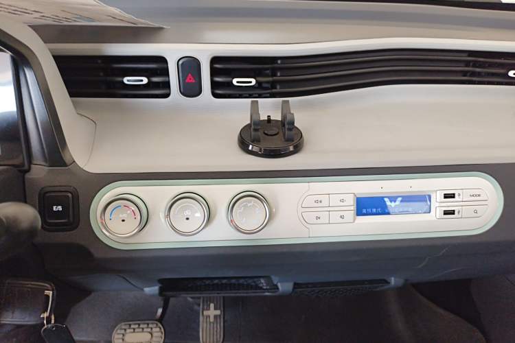 Used Wuling Hongguang MINIEV 2021 Macaron Premium Model – Lithium Iron Phosphate
