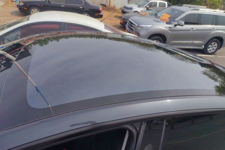 Used Tesla Model Y 2025 Rear-Wheel-Drive Version Roof