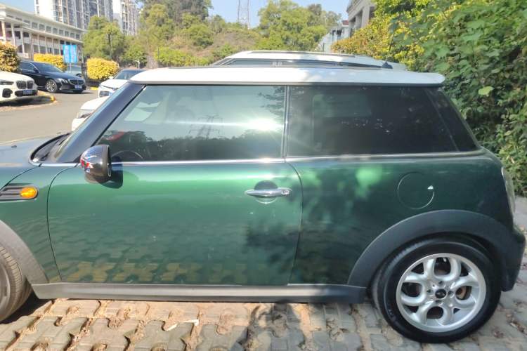 Used MINI MINI 2011 1.6L COOPER Fun