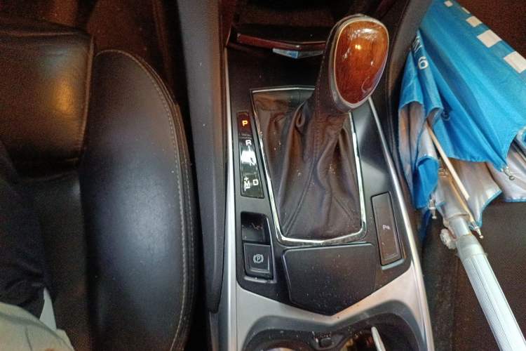 Used Cadillac SRX 2013 3.0L Elite Model Gear Lever