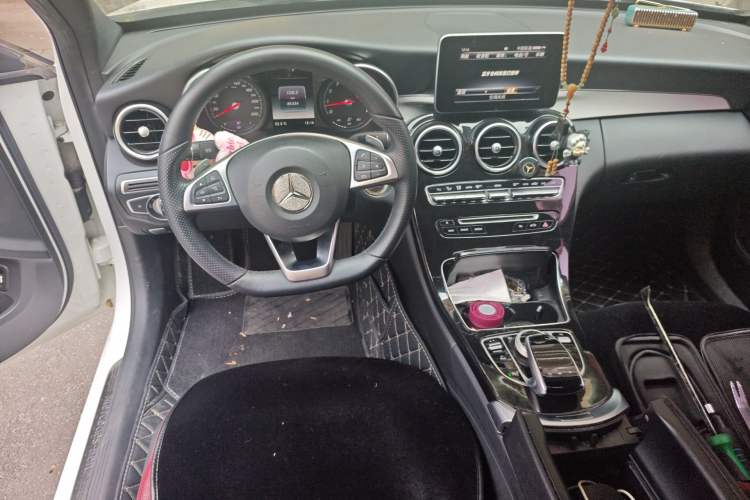 Used Mercedes-Benz C-Class 2017 Restyled C 200 Sport Edition Steering Wheel