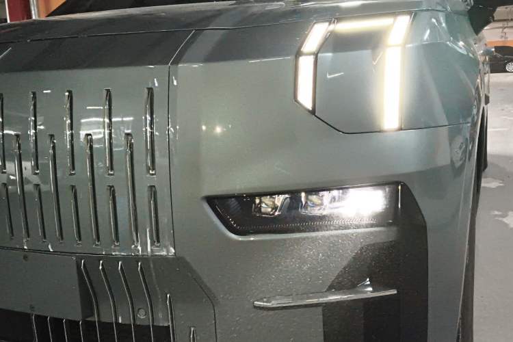 Used Zeekr 009 2024 Six-Seat Executive Version 4WD 108 kWh