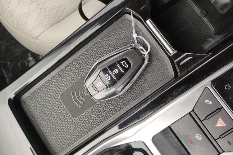 Used JETOUR X70 2023 Zhuge 2.0T DCT Wolong 7-Seater