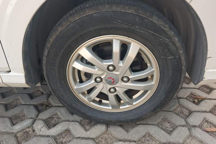 Used Wuling Hongguang 2019 1.5L S Standard Version China VI LAR
